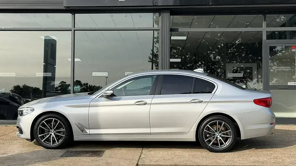 Usado BMW 520 Comfort Edition 2017 Plateado Berlina