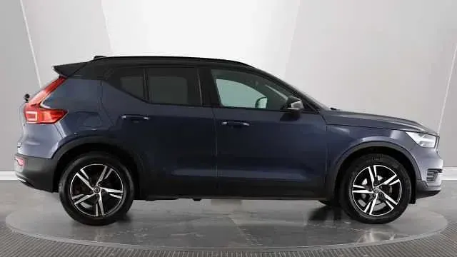 Used Volvo XC40 R-Design 161 HP (118 kW) 2022 SUV