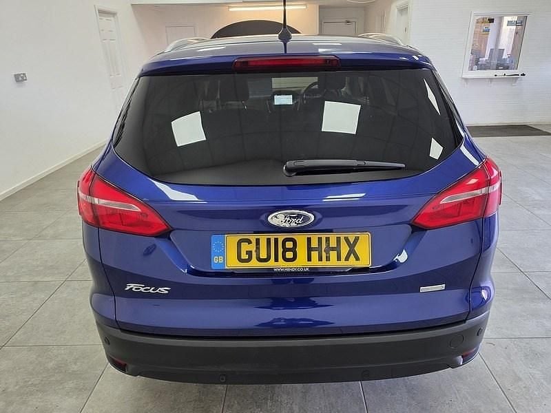 Used Ford Focus Zetec 125 HP (91 kW) 2018 Blue Estate