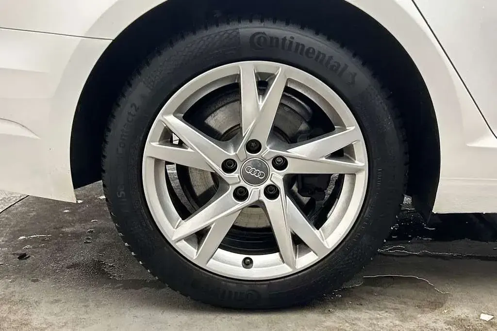 Used Audi A4 Sport 150 HP (110 kW) 2017 White Estate