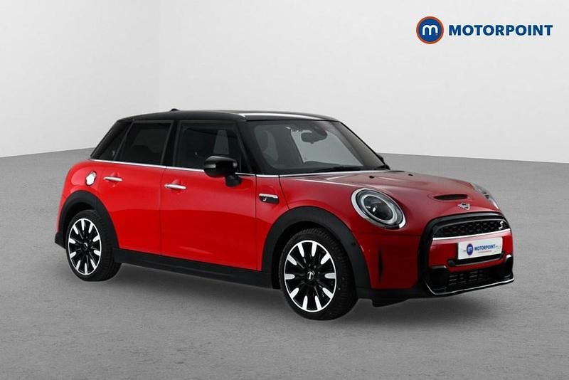 Used Mini Cooper S Exclusive 178 HP (130 kW) 2022 Red Hatchback