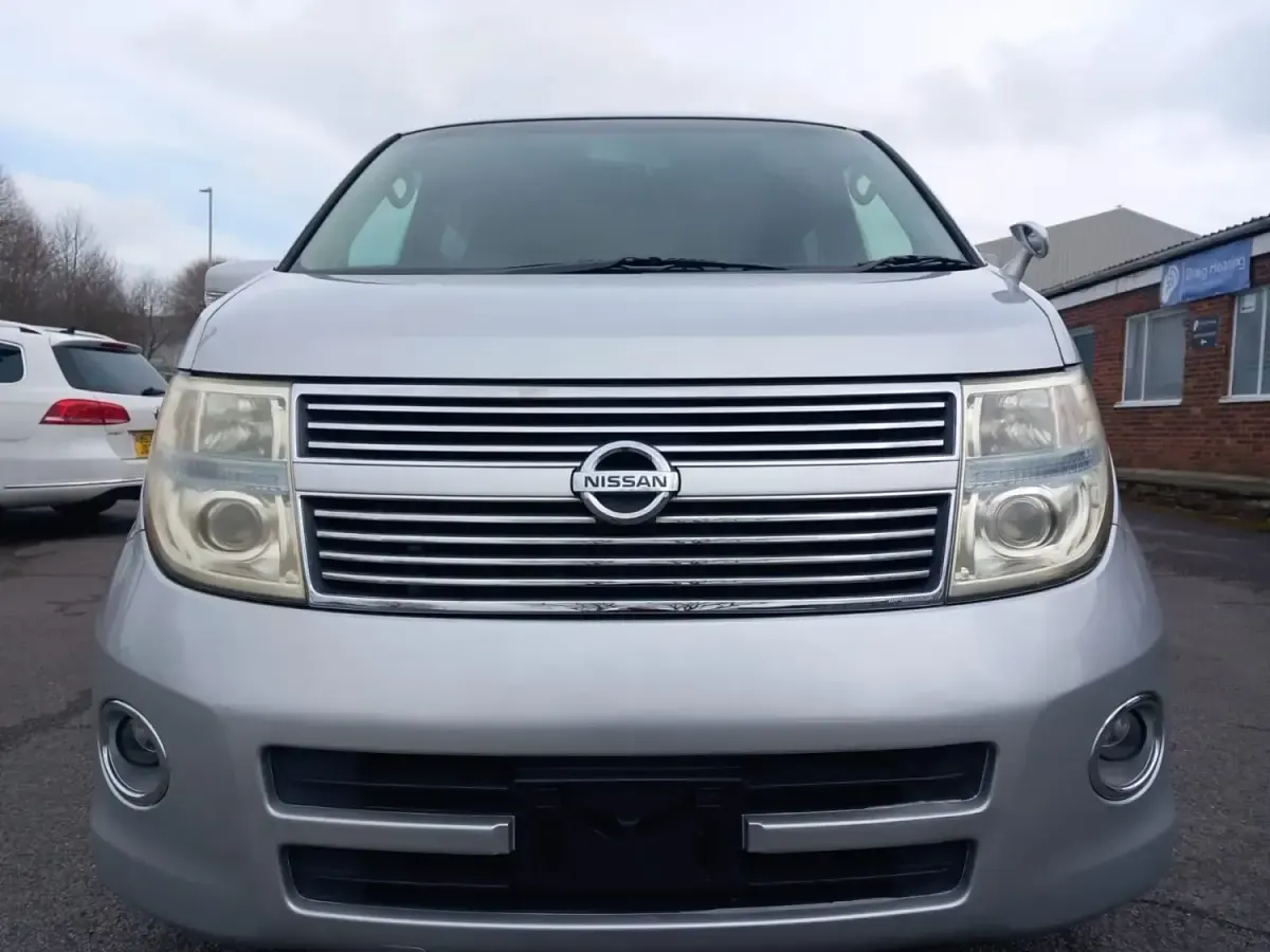 Used Nissan Elgrand 2008 Silver MPV