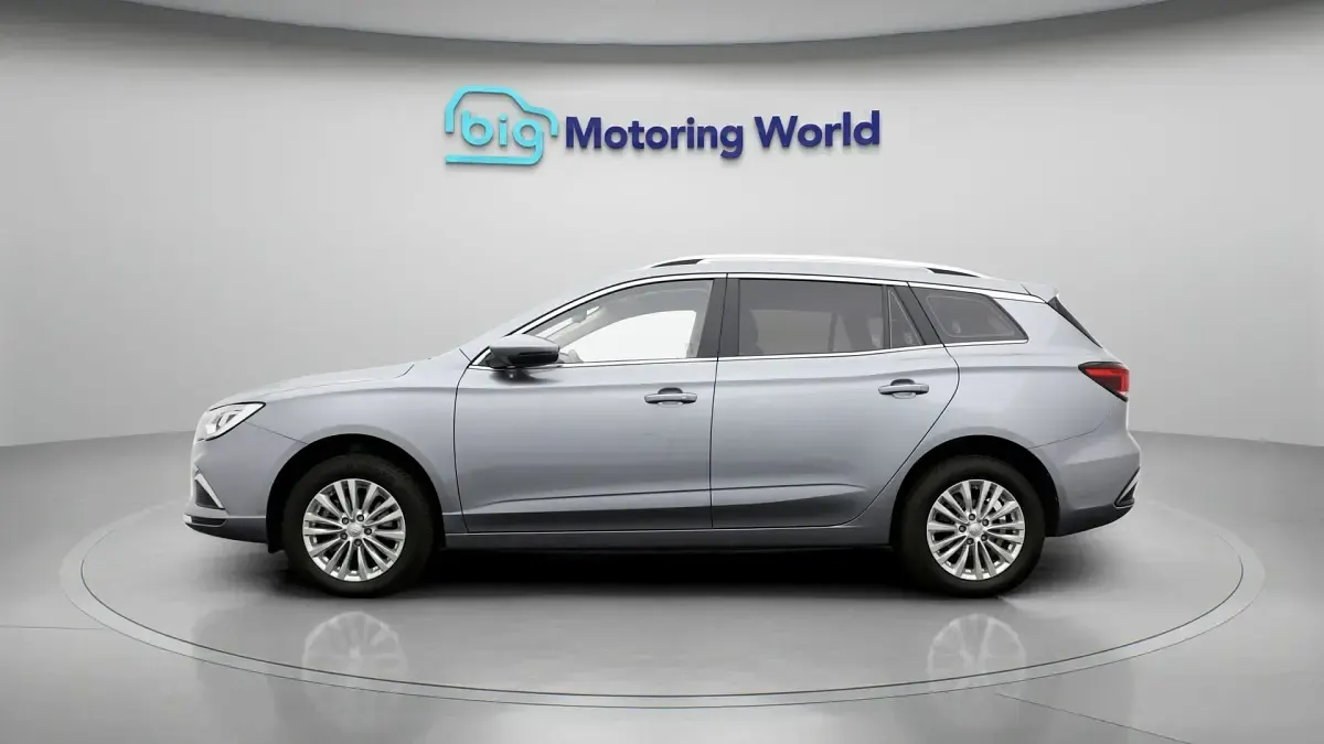 Used MG MG5 EV Exclusive 113 kW (154 HP) 2022 Silver Estate