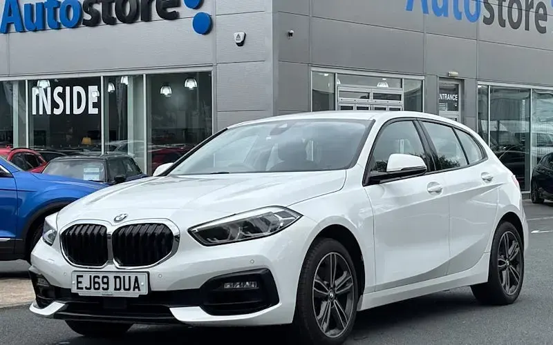 Used BMW 118 Sport Line 140 HP (102 kW) 2020 Hatchback