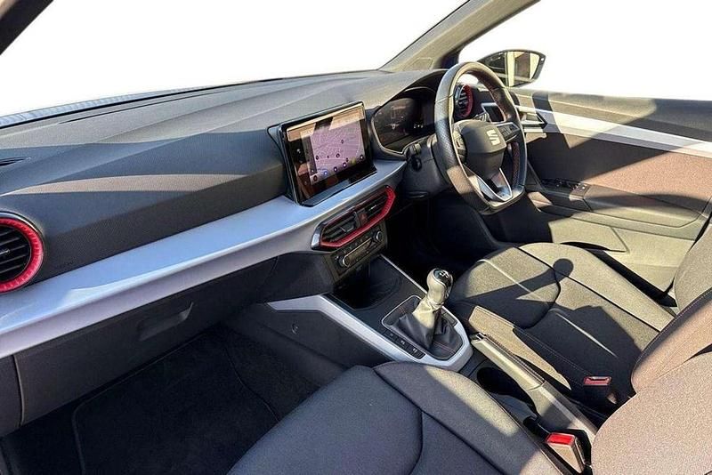 Used Seat Arona FR 108 HP (79 kW) 2023 Blue SUV