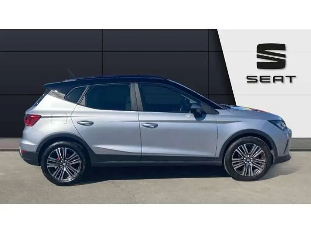 Used Seat Arona SE Technology 95 HP (69 kW) 2022 Silver SUV