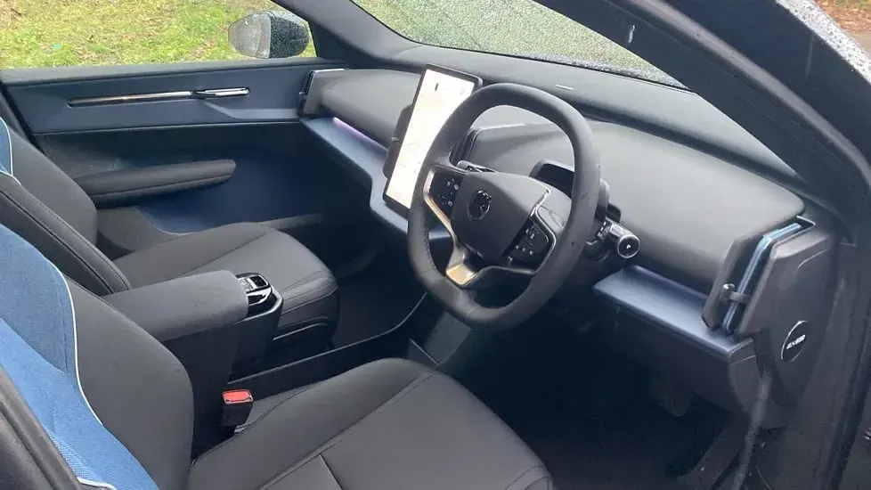 Usado Volvo EX30 Performance 314 kW (428 HP) 2025 Cinzento SUV