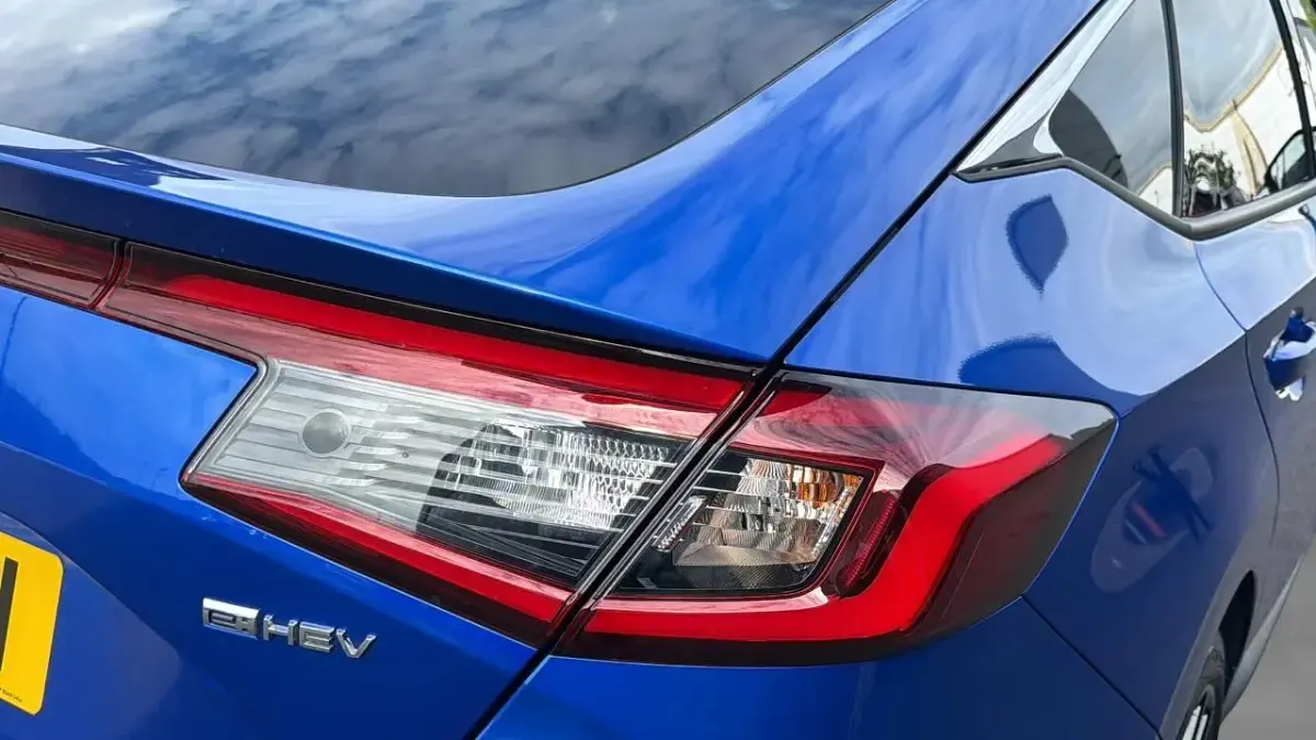 Used Honda Civic Advance 181 HP (133 kW) 2023 Blue Hatchback
