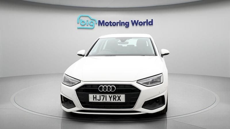 Used Audi A4 148 HP (108 kW) 2021 White Estate