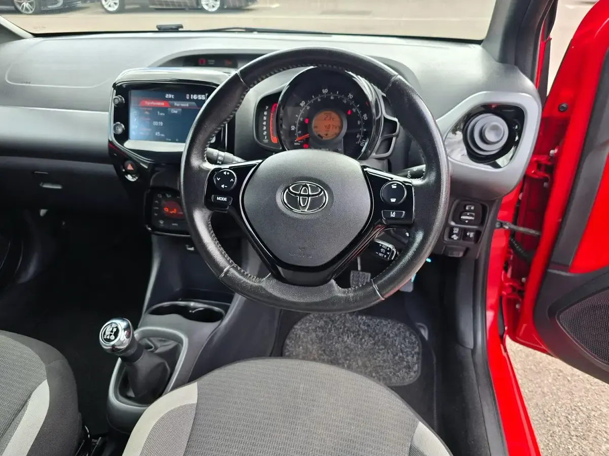 Used Toyota Aygo Trend 70 HP (51 kW) 2022 Red Hatchback