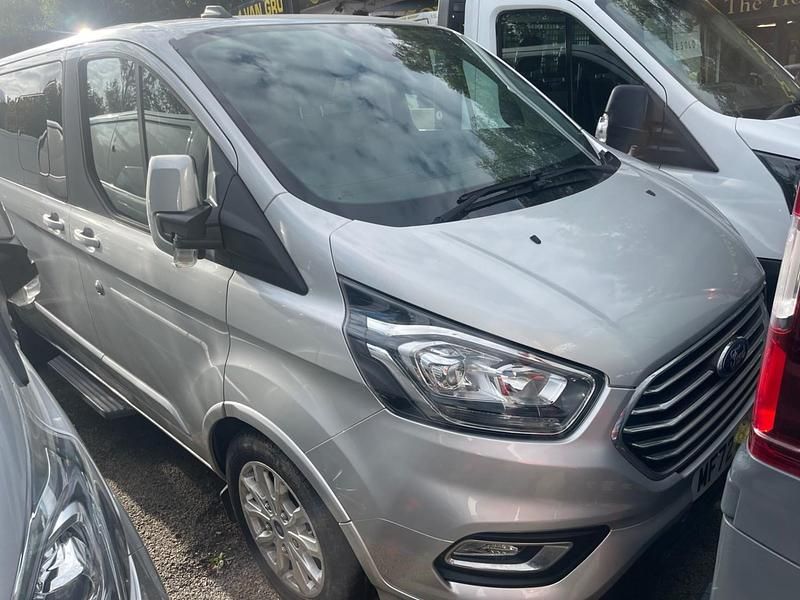Used Ford Tourneo Titanium 130 HP (95 kW) 2022 Silver MPV