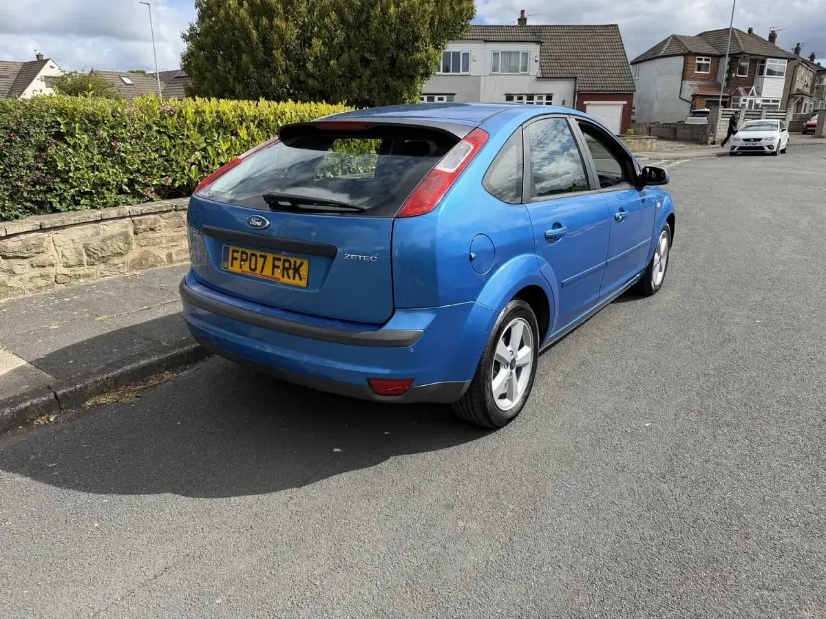 Used Ford Focus Zetec 2007 Blue Hatchback