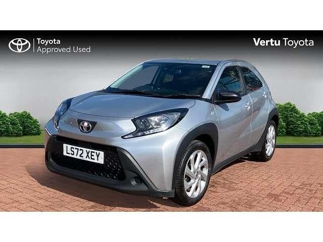 Used Toyota Aygo X PURE 72 HP (52 kW) 2022 Silver SUV