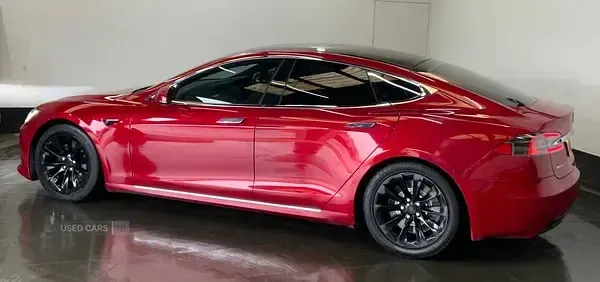Used Tesla Model S 386 kW (525 HP) 2017 Red Hatchback