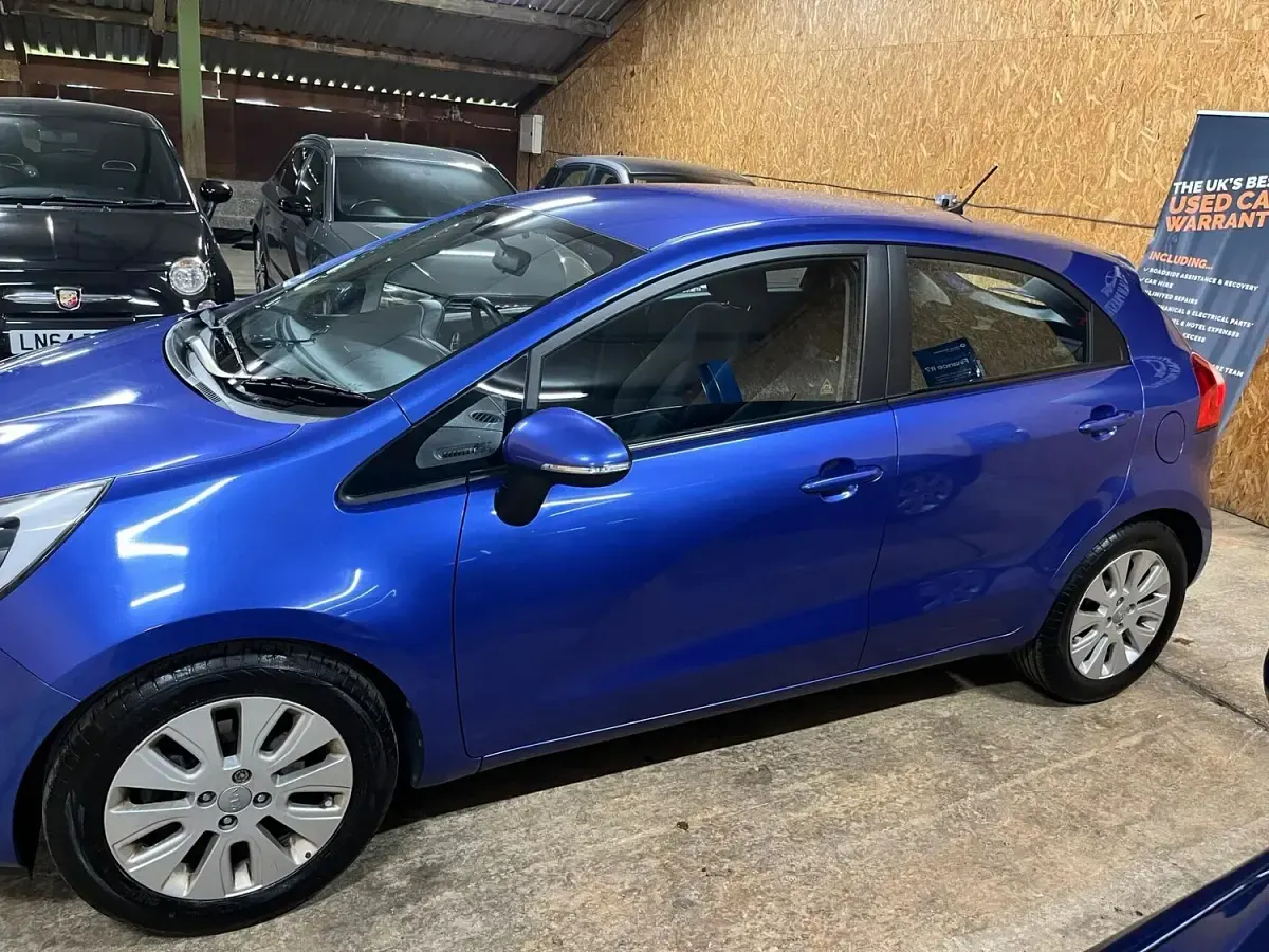 Used Kia Rio 2013 Blue Hatchback