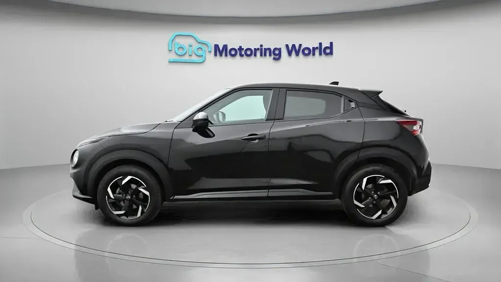 Usado Nissan Juke N-Connecta 114 HP (83 kW) 2023 Preto SUV