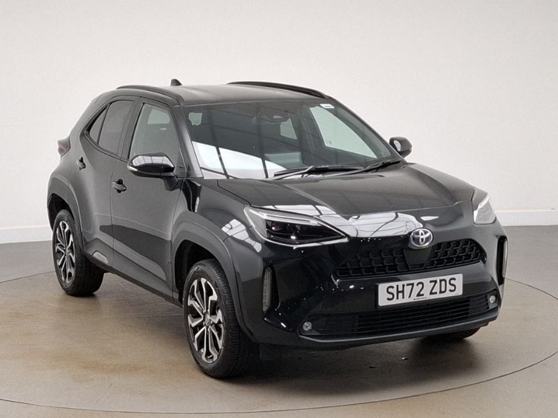 Black Used 2023 Toyota Yaris Hybrid Design Estate | £21,498 (Good price) - Image 1/4