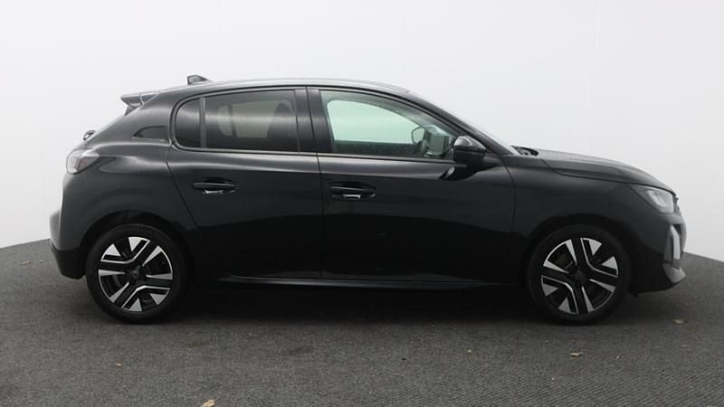 Used Peugeot 208 Allure 100 HP (73 kW) 2024 Black Hatchback