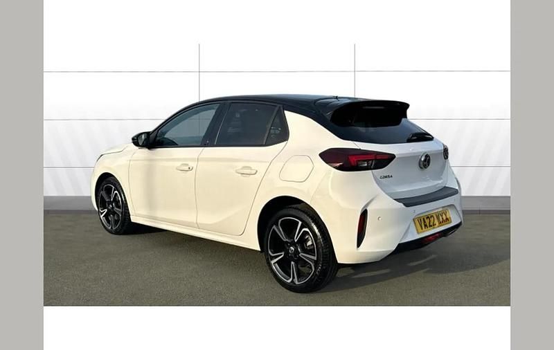 Used Vauxhall Corsa Edition 131 HP (96 kW) 2022 White Hatchback