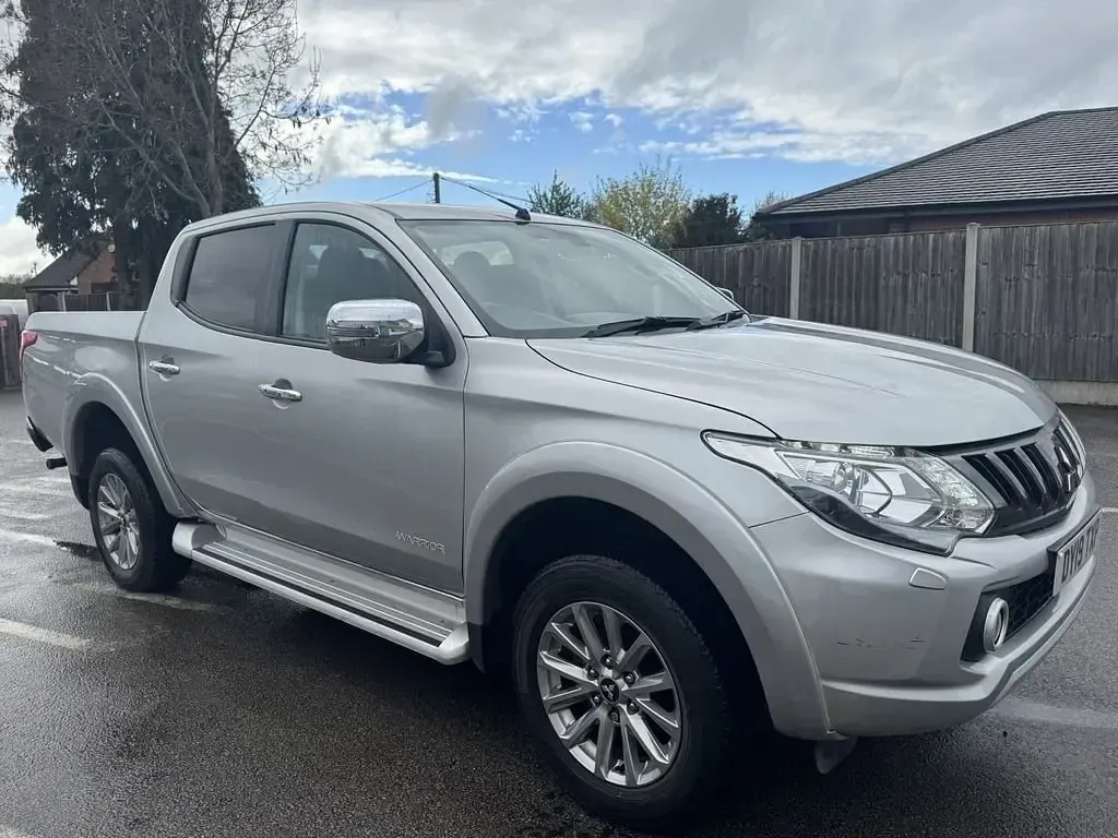 Gebraucht Mitsubishi L200 Warrior 181 PS (133 kW) 2019 Silber Pickup