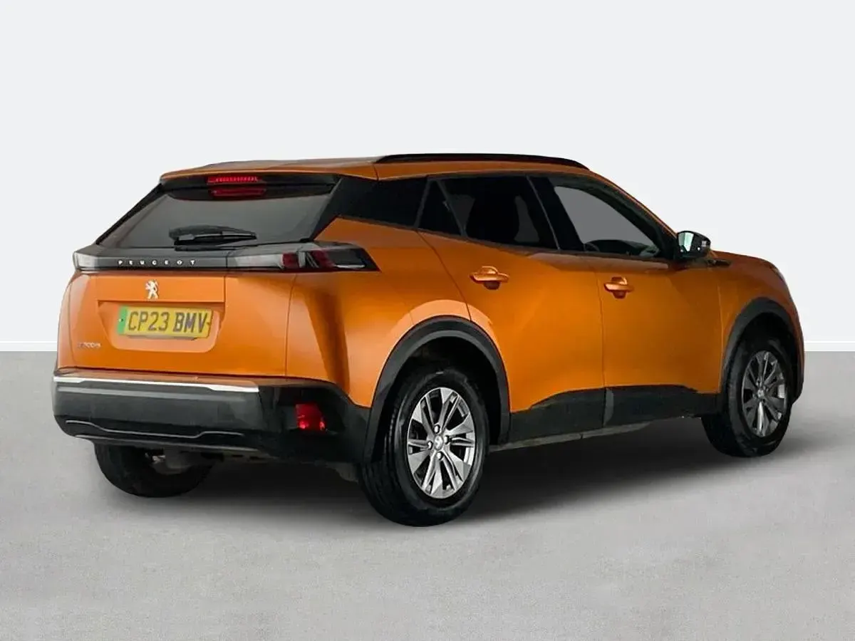 Used Peugeot e-2008 Active+ 100 kW (136 HP) 2023 Orange SUV