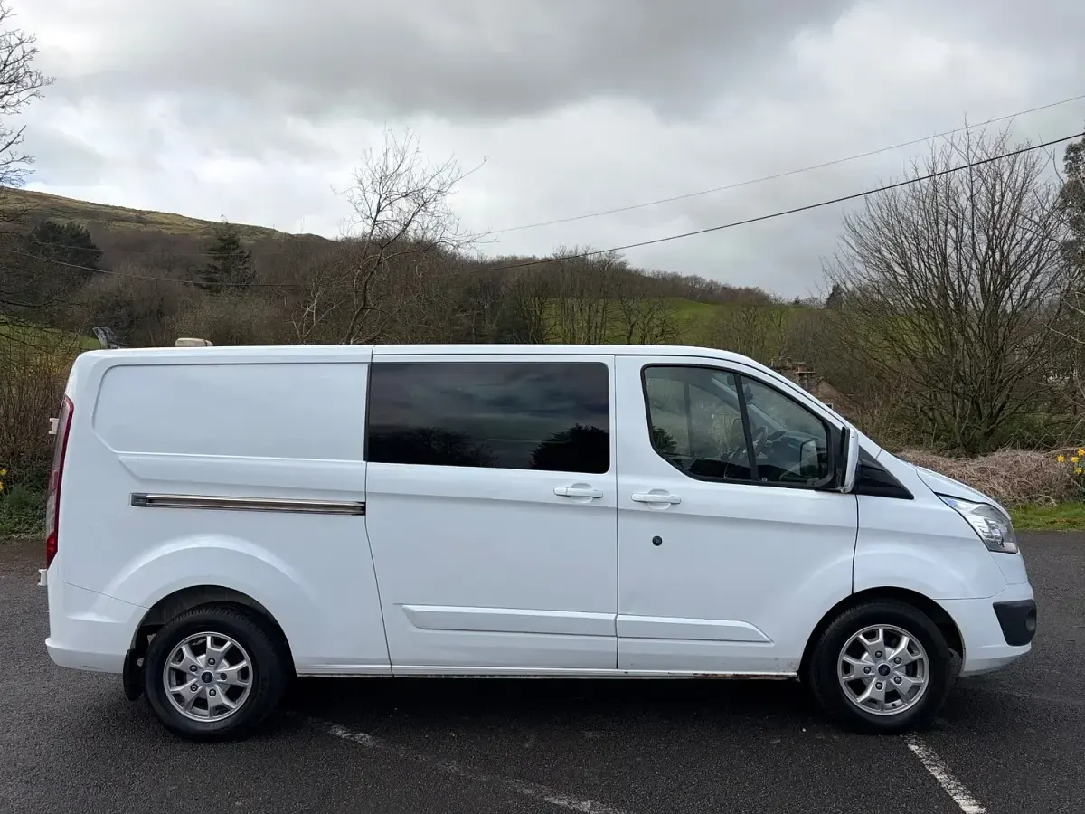 Used Ford Transit Custom Limited 155 HP (114 kW) 2014 White Van