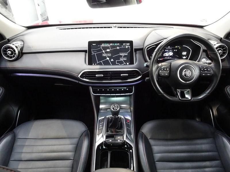Used MG HS Exclusive 162 HP (119 kW) 2022 Red SUV