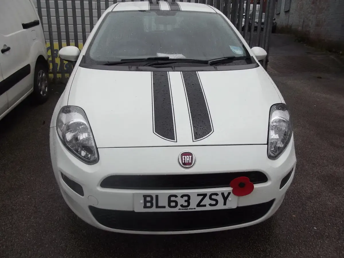 Używany Fiat Punto Pop 69 KM (50 kW) 2014 Biały Hatchback