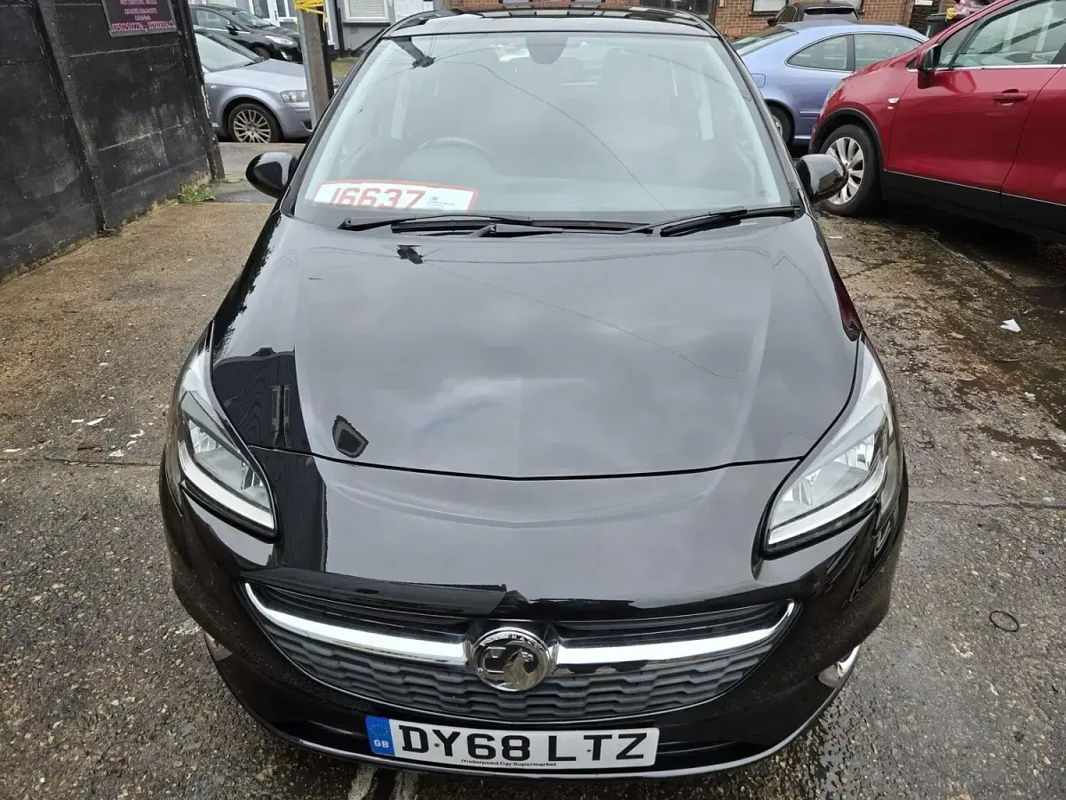 Used Vauxhall Corsa SRi 90 HP (66 kW) 2018 Black Hatchback