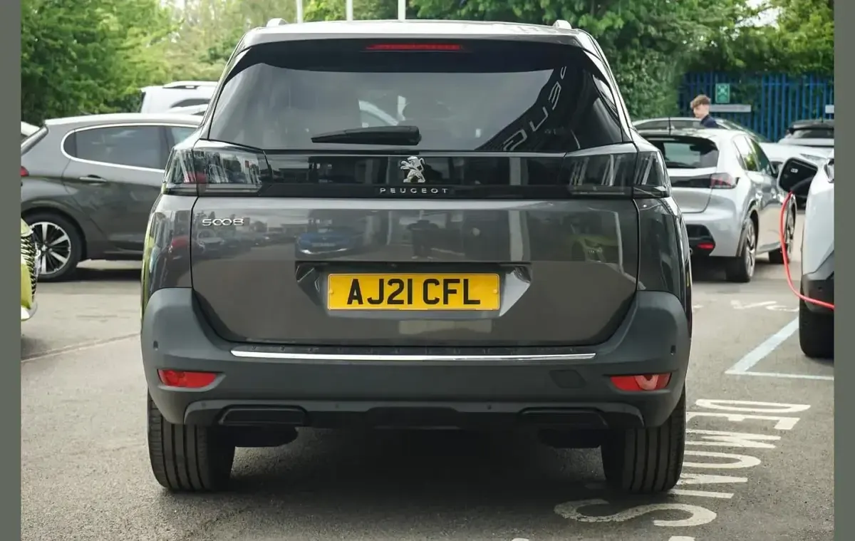 Used Peugeot 5008 Allure Premium 130 HP (95 kW) 2021 Grey SUV