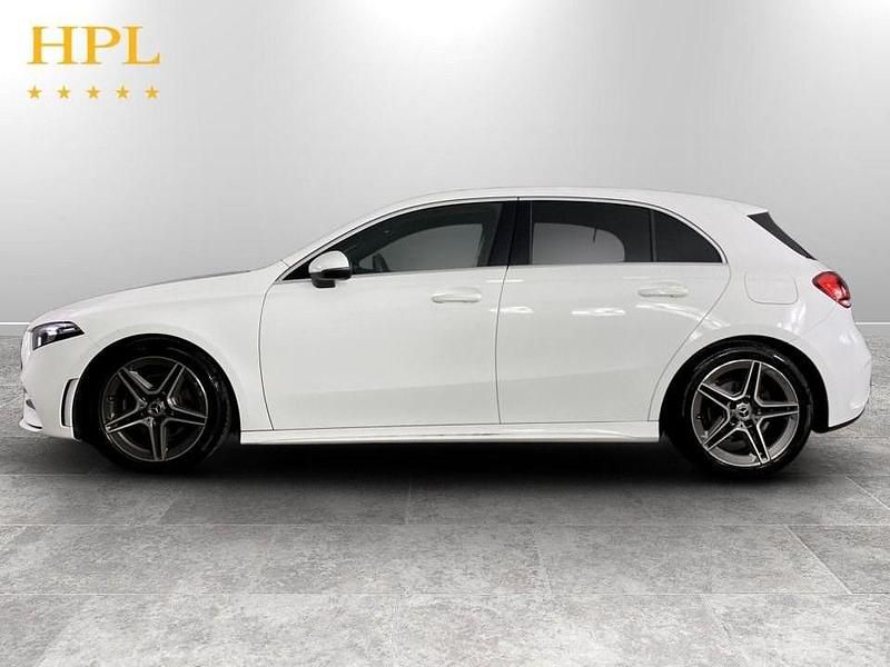 Used Mercedes A180 AMG line 136 HP (100 kW) 2019 White Hatchback