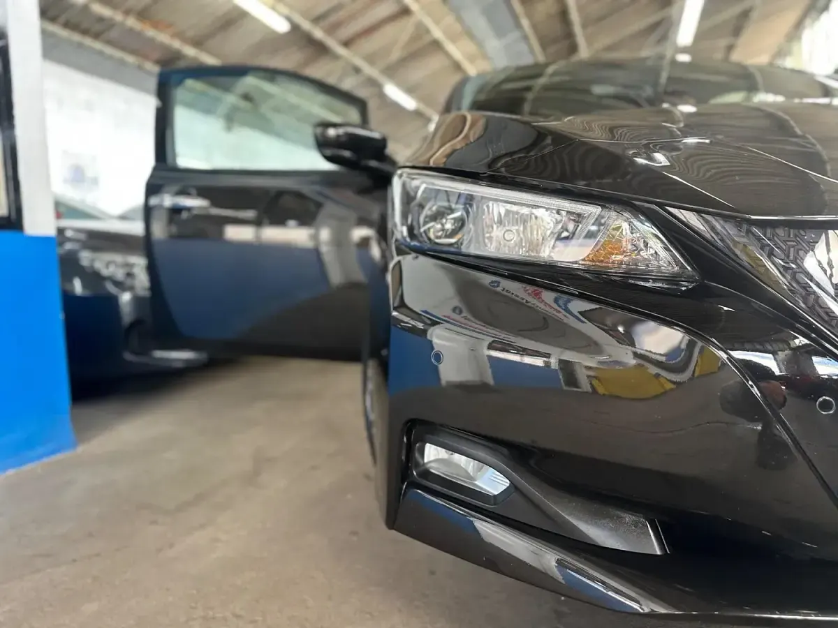 Used Nissan Leaf N-Connecta 110 kW (150 HP) 2022 Black Hatchback