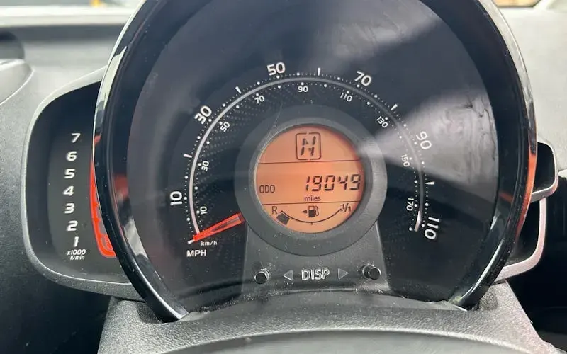 Used Toyota Aygo X-cite 72 HP (52 kW) 2020 Orange Hatchback