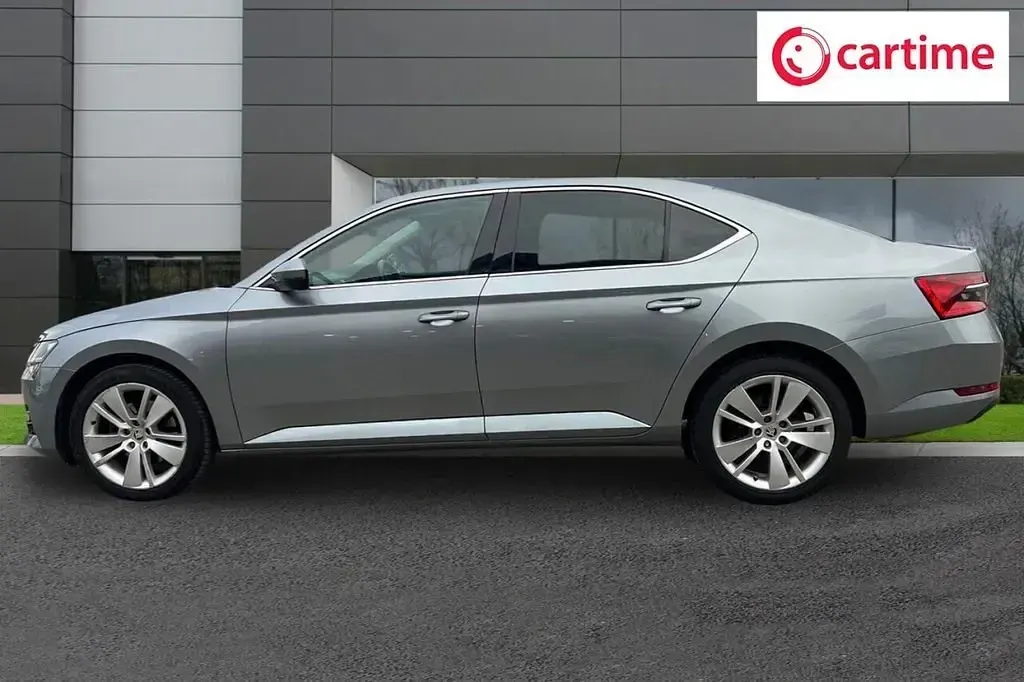 Second-hand Skoda Superb SE L 150 CP (110 kW) 2020 Gri Hatchback