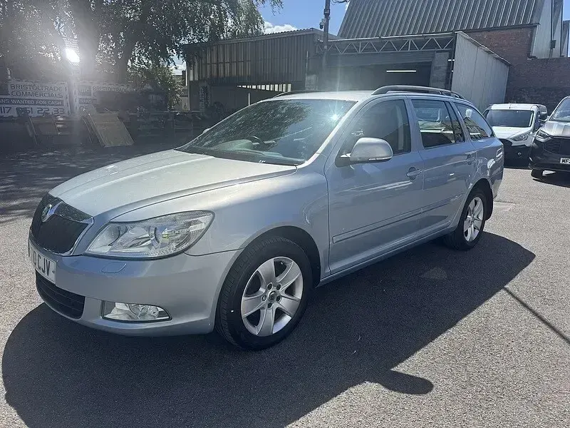 Used Skoda Octavia Elegance 105 HP (77 kW) 2010 Blue Estate