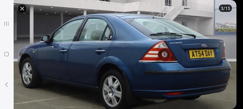 Used Ford Mondeo Ghia 2006 Blue Hatchback