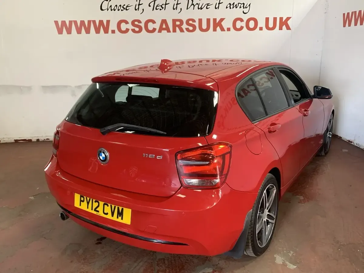 Used BMW 118 Sport Line 2012 Red Hatchback