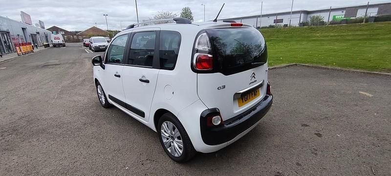Used Citroën C3 Picasso PureTech 110 HP (80 kW) 2017 White MPV