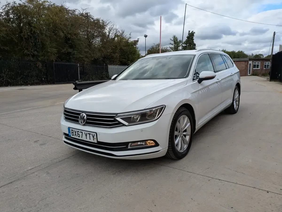 Usado VW Passat Business 120 HP (88 kW) 2017 Branco Carrinha