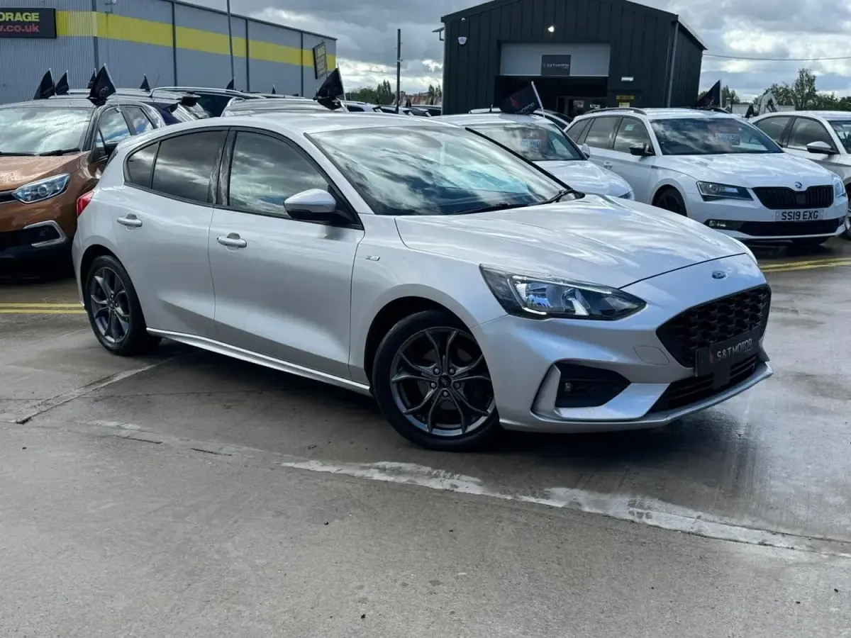 Gebraucht Ford Focus ST-Line 125 PS (91 kW) 2019 Silber Kleinwagen
