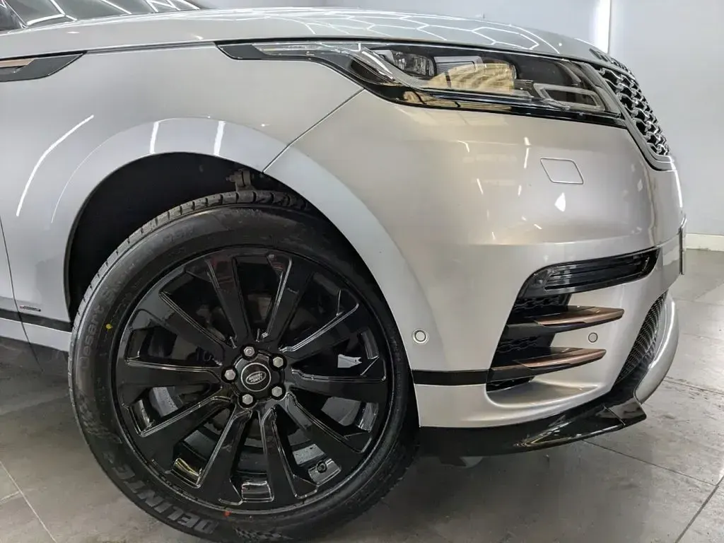 Used Land Rover Range Rover Velar SE Dynamic 180 HP (132 kW) 2019 Silver SUV