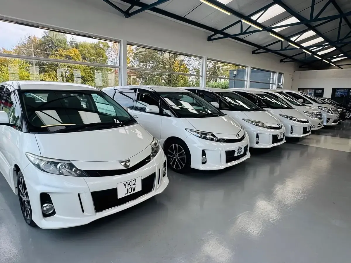 Used Honda Odyssey Luxury 2025 White MPV