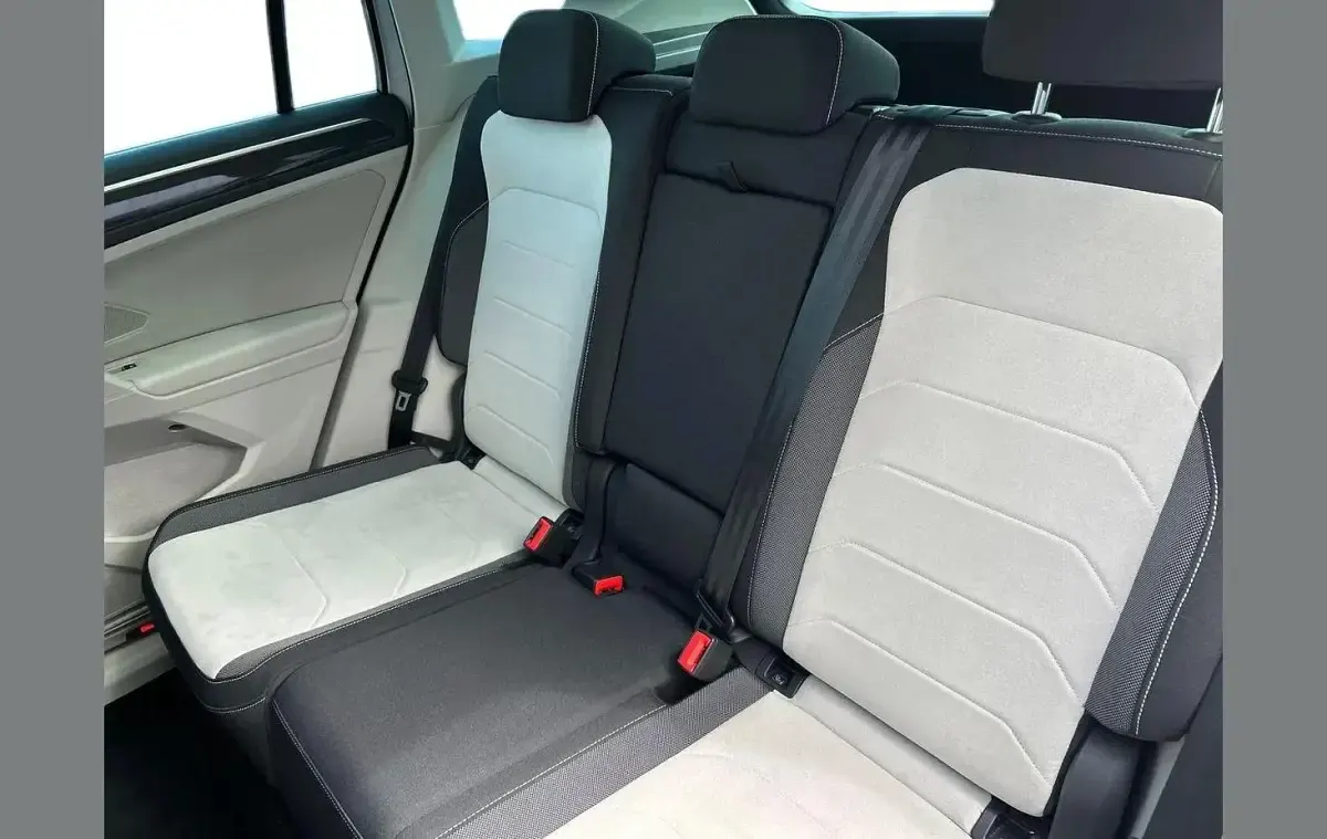Używany VW Tiguan Elegance 150 KM (110 kW) 2021 Srebrny SUV