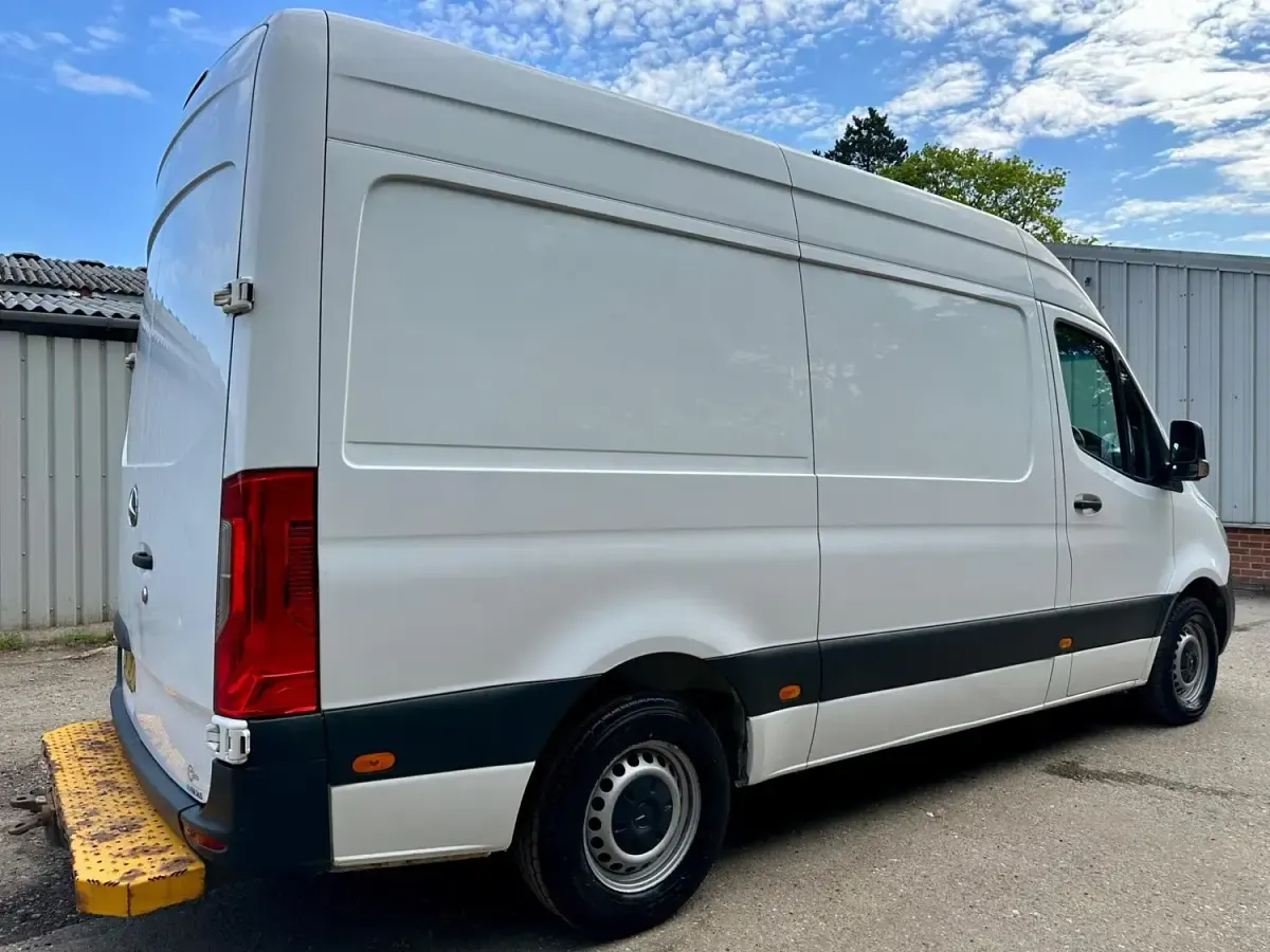 Begagnad Mercedes Sprinter 2018 Vit Van