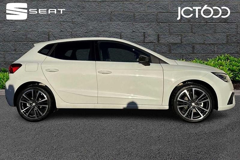 Used Seat Ibiza XCELLENCE Lux 114 HP (83 kW) 2025 White Hatchback