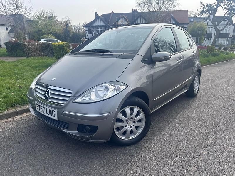 Usado Mercedes A150 Elegance 2007 Dourado Citadino