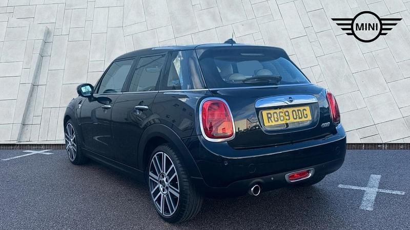 Used Mini Cooper Exclusive 134 HP (98 kW) 2019 Black Hatchback