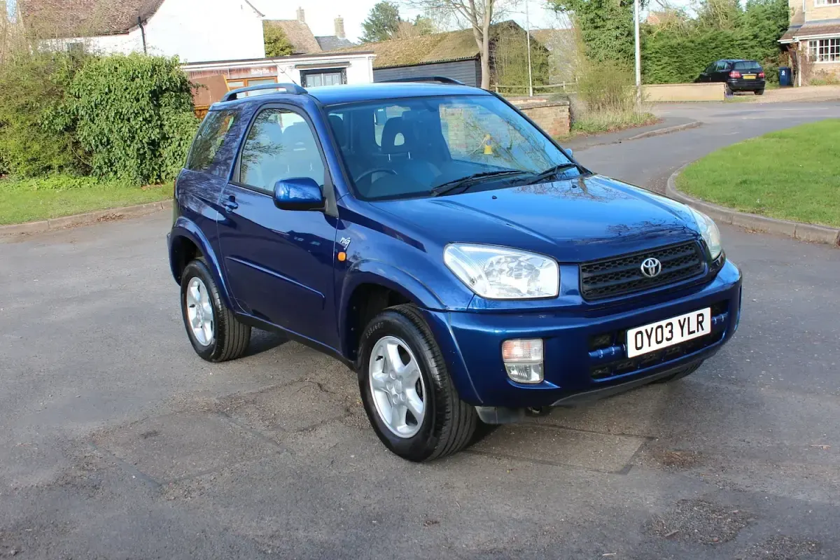 Used Toyota RAV4 147 HP (108 kW) 2003 Blue SUV