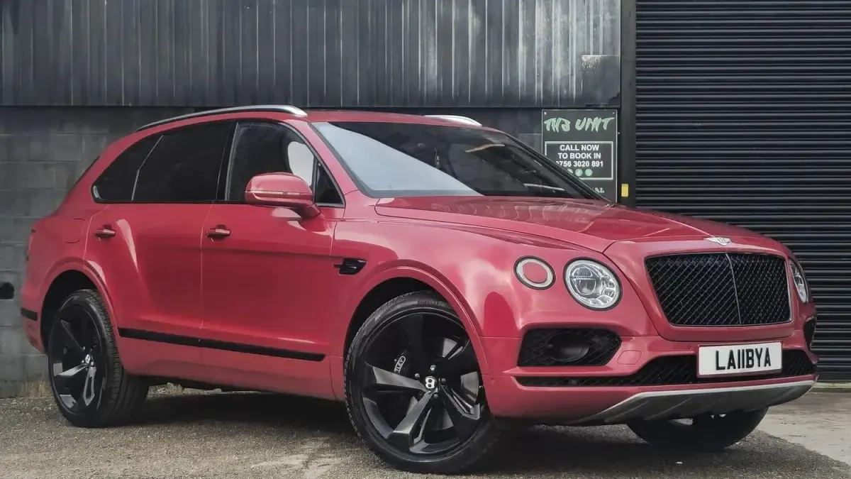 Used Bentley Bentayga 608 HP (447 kW) 2018 Red SUV