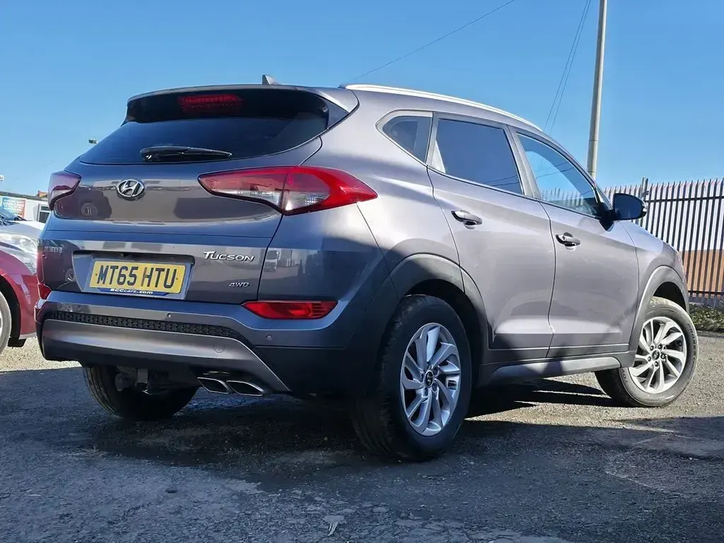 Used Hyundai Tucson SE 185 HP (136 kW) 2015 Grey SUV